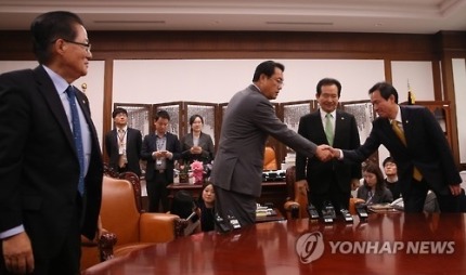 와.. 더민주랑 야당들은 왜 일 안해????? 문재인은 뭐함? | 인스티즈