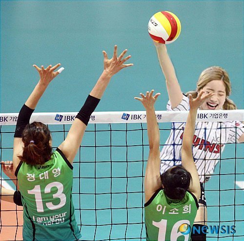 합성짤의 신들에게 축복으로 다가온 여자 아이돌 | 인스티즈