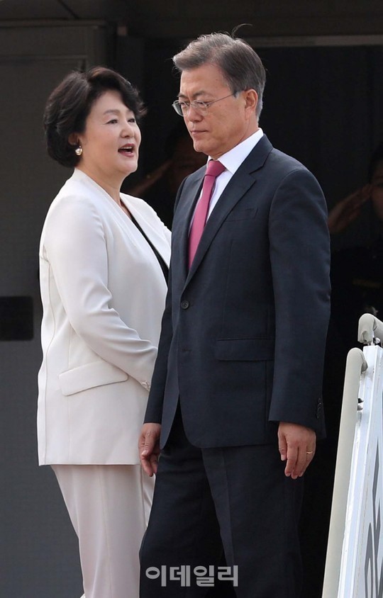 독일로 출국하는 문재인 대통령.jpg | 인스티즈