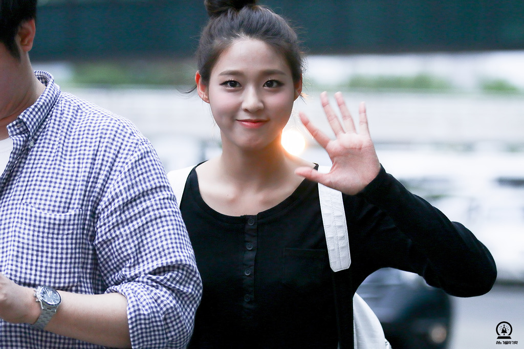 똥머리 이미지