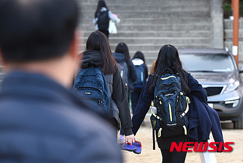 수능날 부모님.jpg | 인스티즈