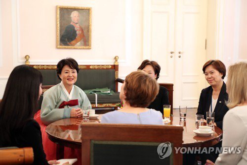 독일 대통령 부인과 만난 김정숙 여사 | 인스티즈
