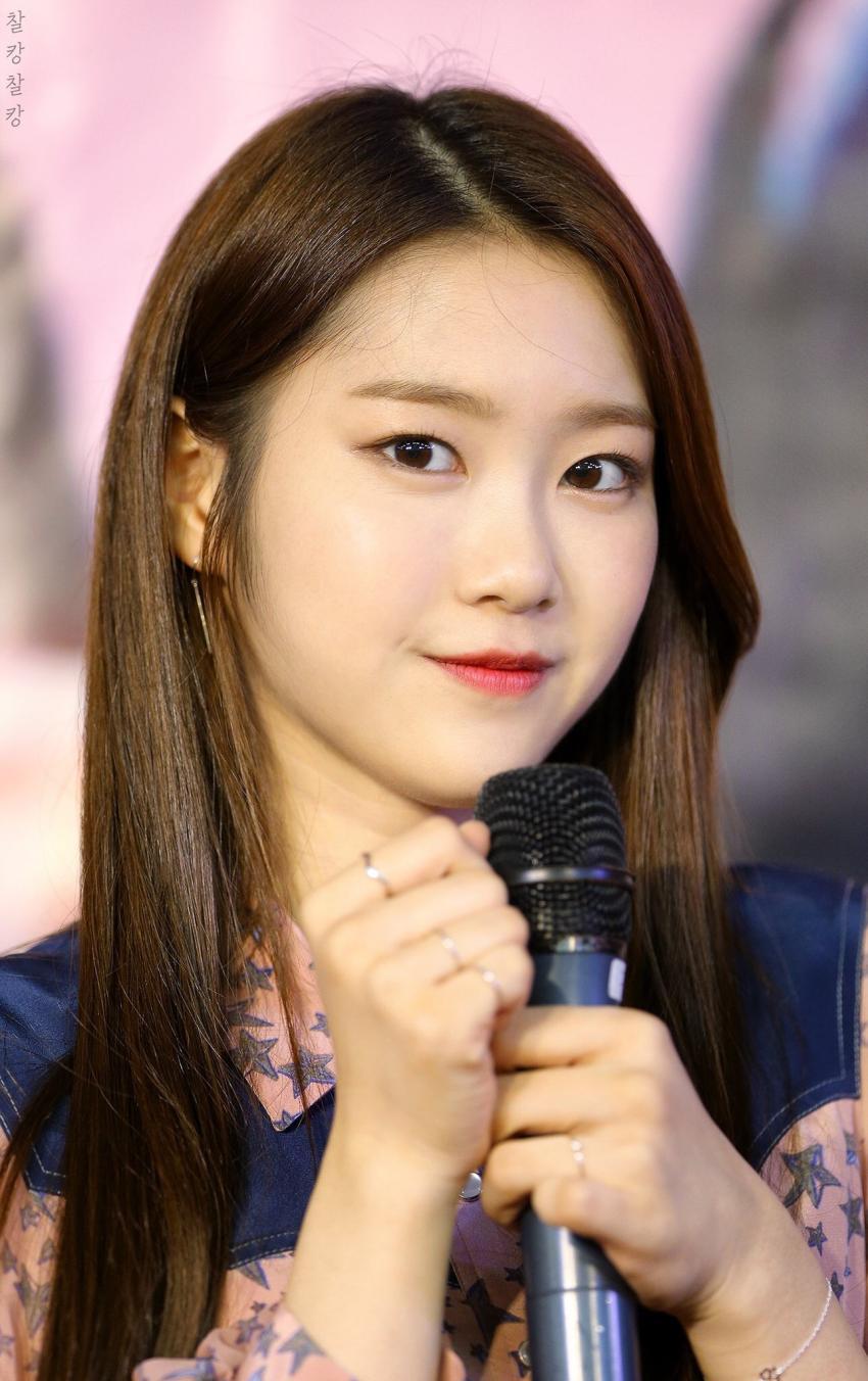 겉으로 보기엔 시크해보이지만 실제론 착한 오마이걸 지호.JPG | 인스티즈