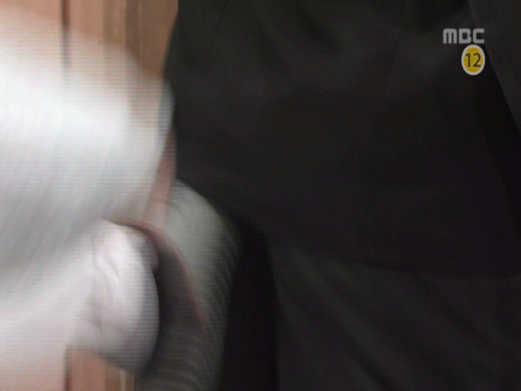 [거침없이하이킥] 순재에게 똥침당한 효자 준하.jpg | 인스티즈