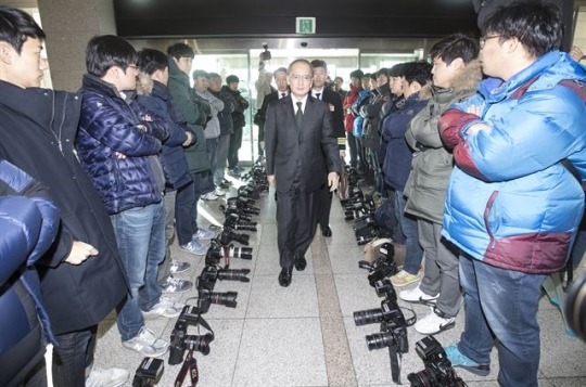 이와중에 국방부 사진기자들 침ㄷㄷㄷ.jpg | 인스티즈