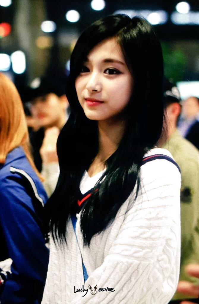 출국하는 쯔위 | 인스티즈