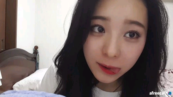 1. 치킨 좋아하는 모모 VS 2. 족발 좋아하는 모모 | 인스티즈