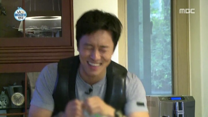 [나혼자산다] 김동완과 전현무의 극과 극 여행준비 | 인스티즈