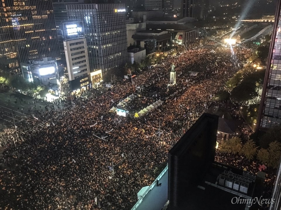 현재 이순신장군이 이끄는 광화문 20만 대군 ㅎㄷㄷ (현재 광화문 상황 사진정리) | 인스티즈
