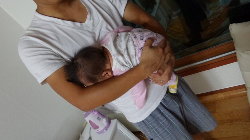 아빠가 딸을 안는 법.jpg | 인스티즈