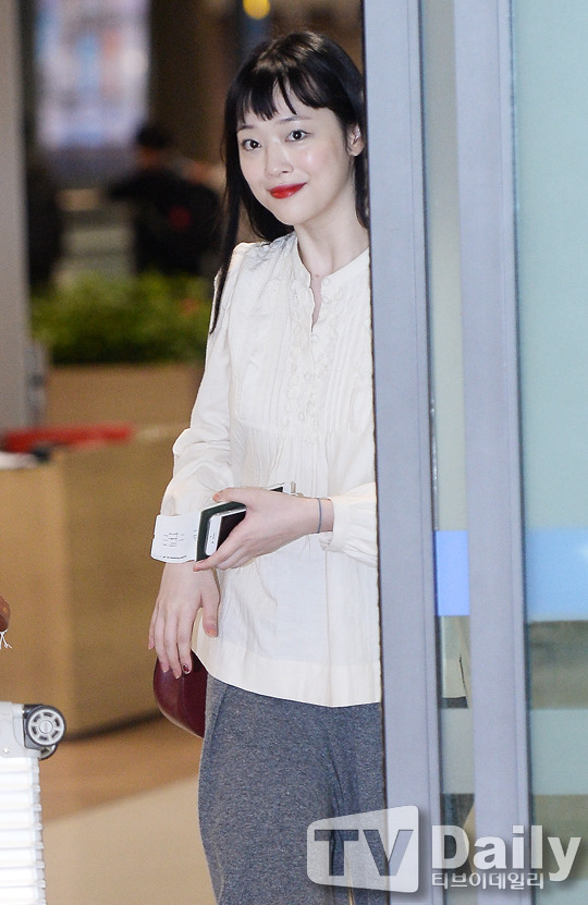 오늘자 설리 | 인스티즈