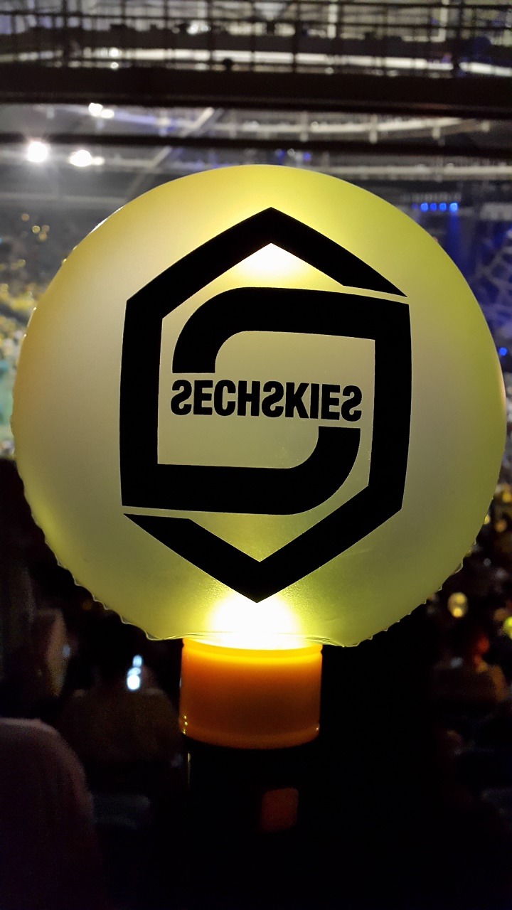 젝스키스 콘서트 관객석.gif | 인스티즈