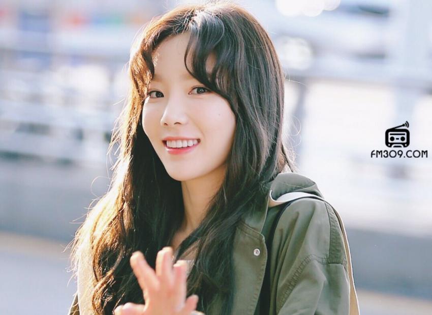 오늘자 출국하는 공항 태연.jpg | 인스티즈