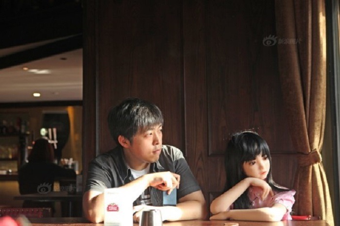 인형을 딸로 입양한 남자.jpg | 인스티즈