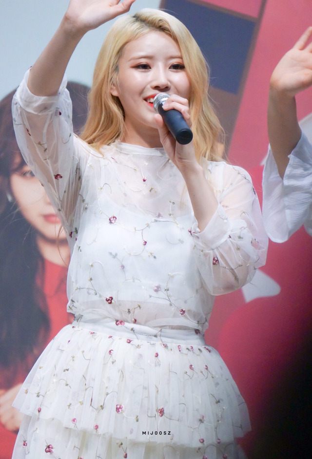 [러블리즈] 행운은 아무나에게 찾아오는게 아닌것을 오늘도 알아가서 미주 | 인스티즈