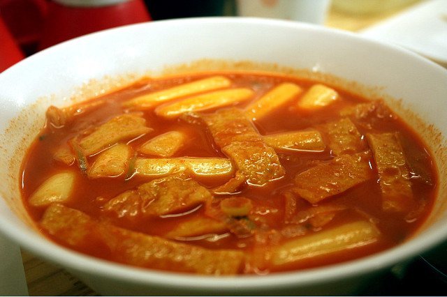 국물많은 떡볶이 vs 찐득한 떡볶이 | 인스티즈