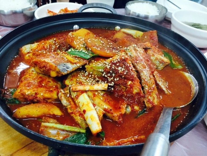 감칠맛나는 고등어조림 VS 담백한 갈치조림 | 인스티즈