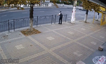 인생의 운을 다 쓴 남자.gif | 인스티즈