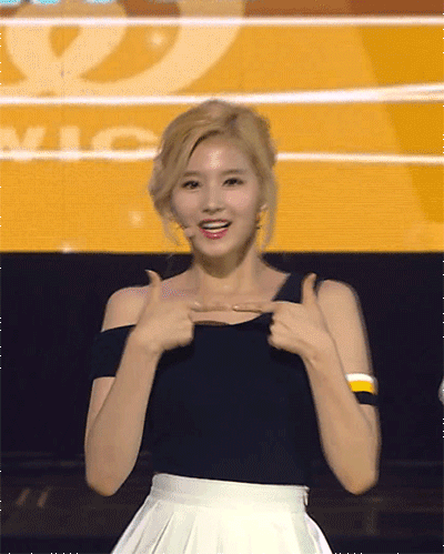 오늘자 붓기없는 샤샤샤사나 ㄷㄷ.gif | 인스티즈