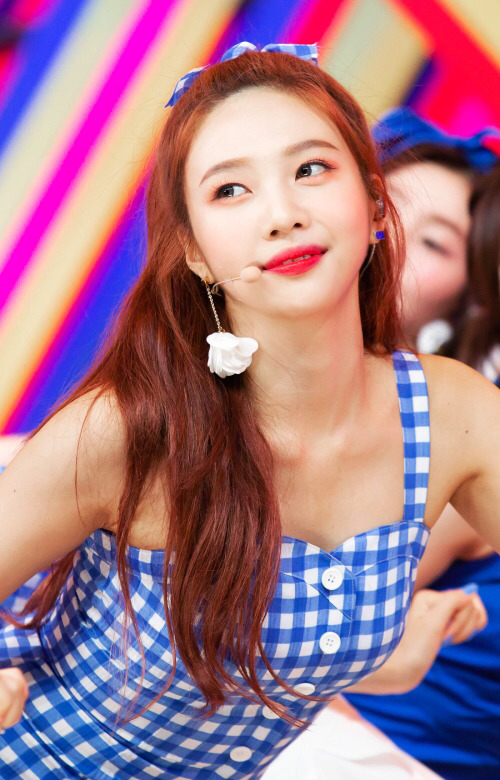 반묶음이 잘 어울리는 레드벨벳 조이.jpgif | 인스티즈