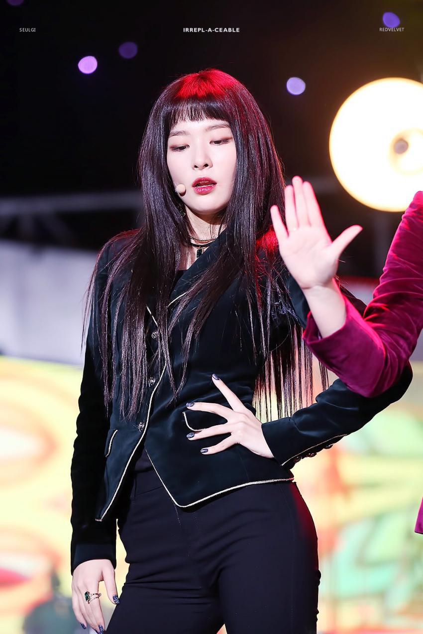 카리스마 넘치는 레드벨벳 슬기.jpgif | 인스티즈