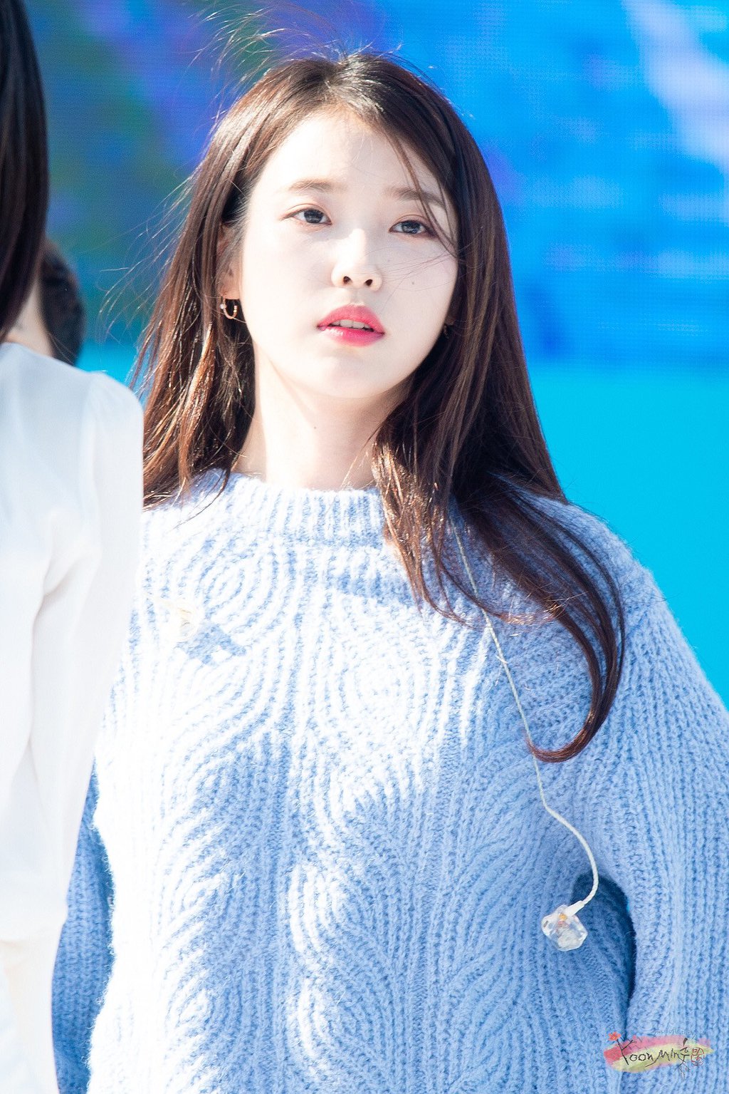 오늘자 여신 아이유 ㄷㄷ(고화질) | 인스티즈