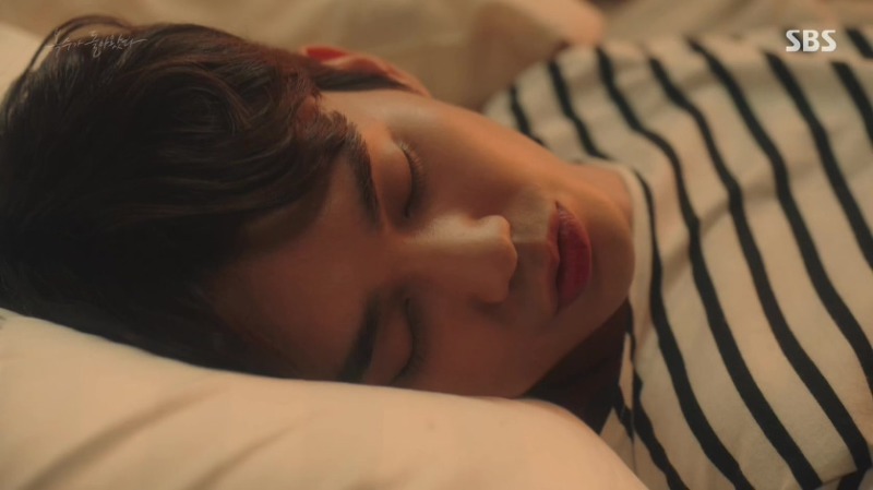 유승호가 진짜로 손만 잡고 자서 빡친 조보아 | 인스티즈