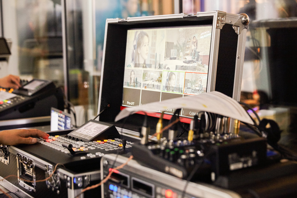 992DA7355ED7EDEF05D713