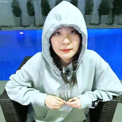 후드가 잘 어울리는 슬기.gif | 인스티즈