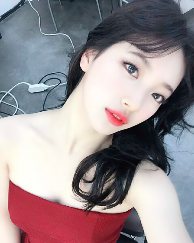 기분이 좋아서 올려보는 수지 | 인스티즈
