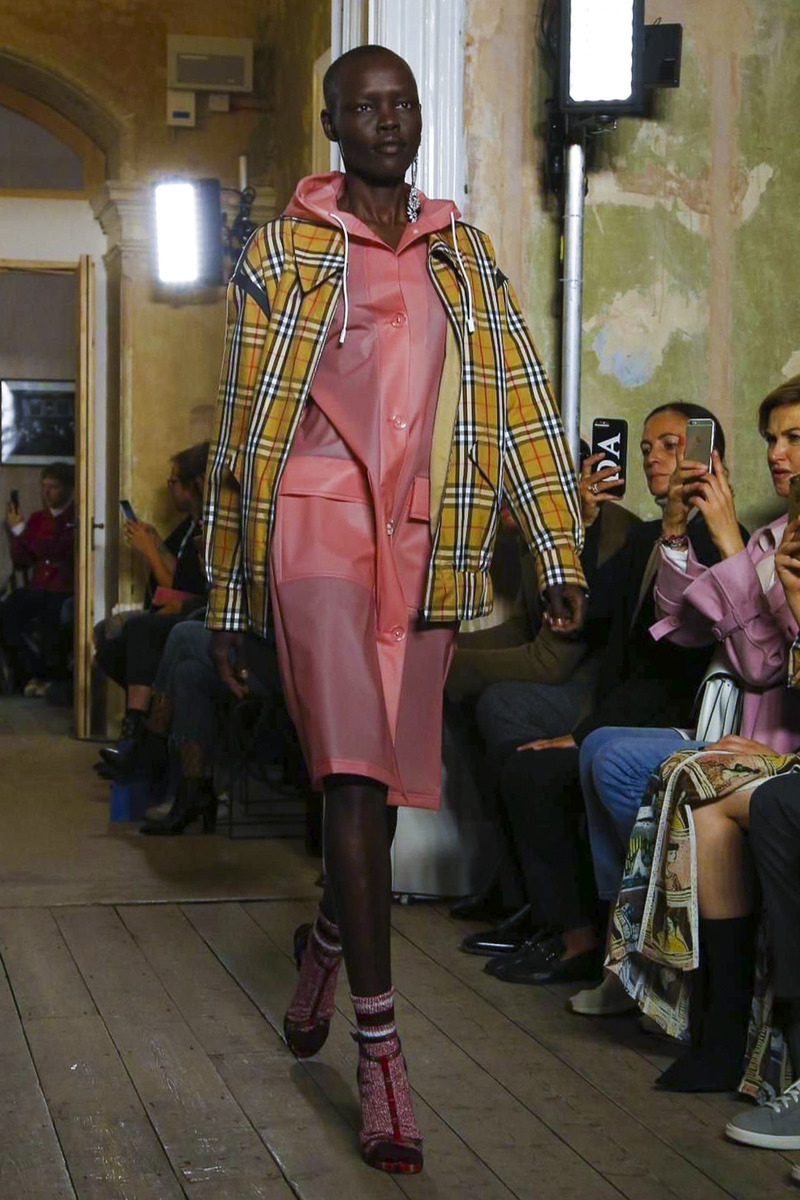 버버리 2017 F/W 컬렉션 | 인스티즈