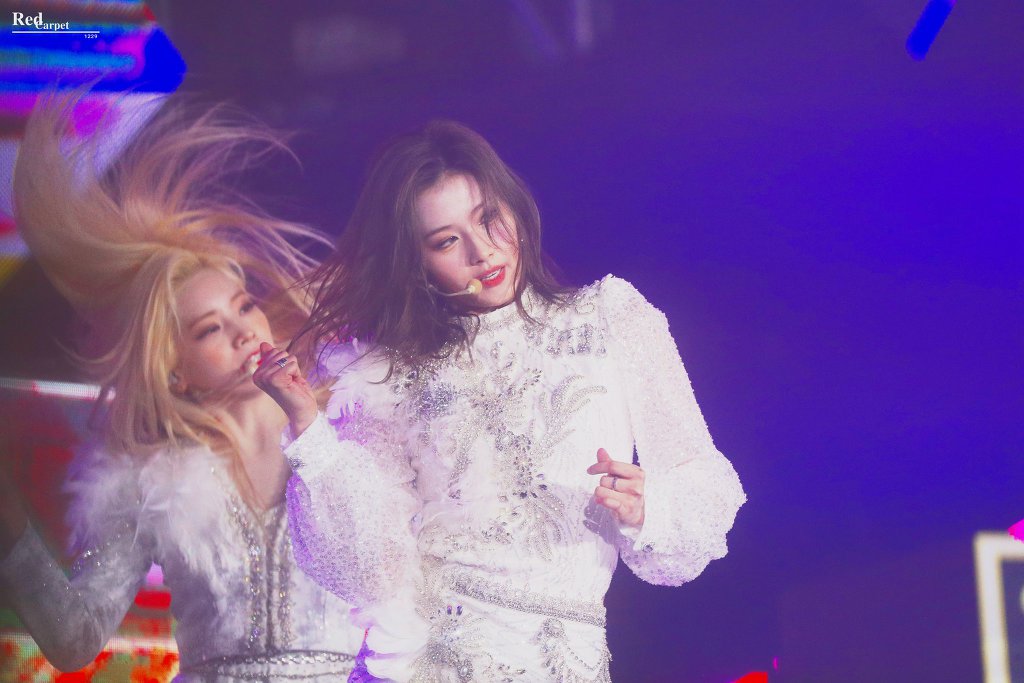 오늘이 생일인 트와이스 사나.jpgif (335장) | 인스티즈