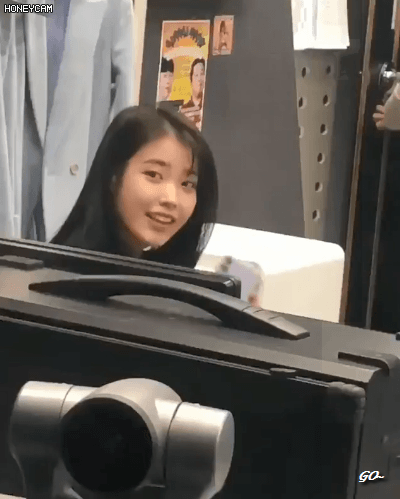 머리 묶는 아이유 | 인스티즈