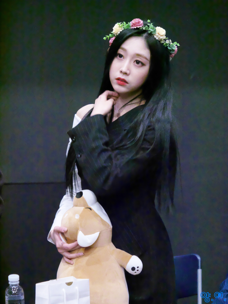 다시 흑발로 돌아온 러블리즈 지수.gif | 인스티즈