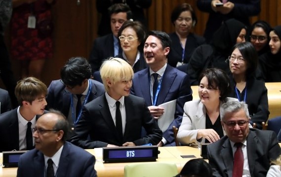 최애 방탄소년단과 달님 그리고 여사님 | 인스티즈