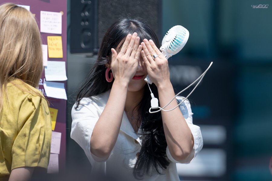 [에이핑크] 퇴근하고 친구들과 한잔 하러 갈 생각이라서 정은지 | 인스티즈