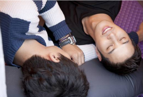 동성친구 간에 스킨십 어디까지 허용 가능한가요? | 인스티즈