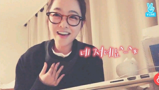지하철 탔는데 옆자리에 본인 영상보는 시민을 만난 박보영 | 인스티즈