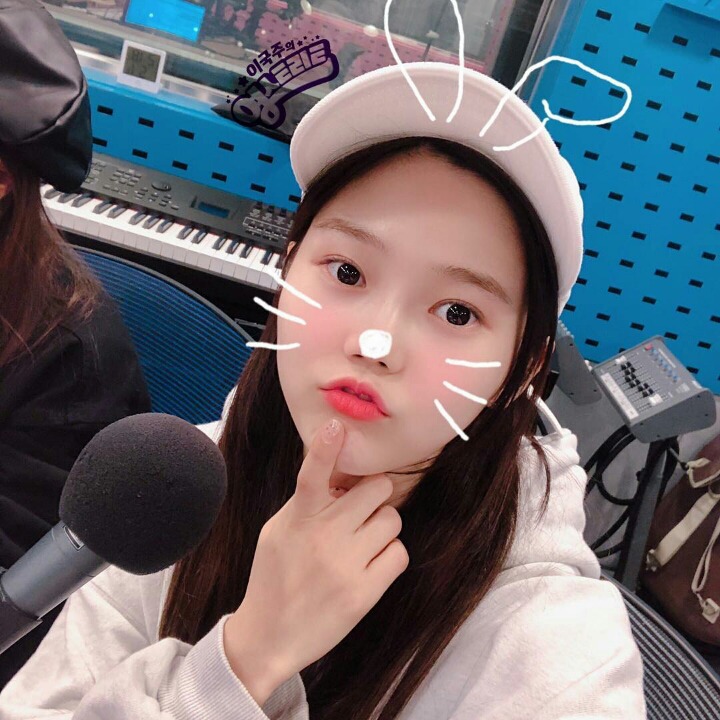 오늘자 오마이걸 라디오 개인 사진 | 인스티즈