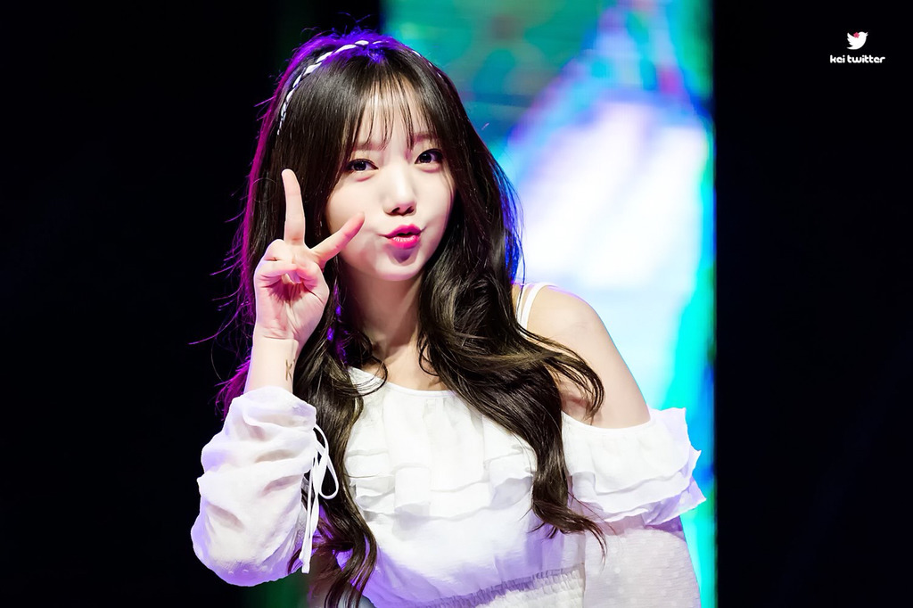 [러블리즈] 일 하다가 꽤나 더워져서 케이 | 인스티즈