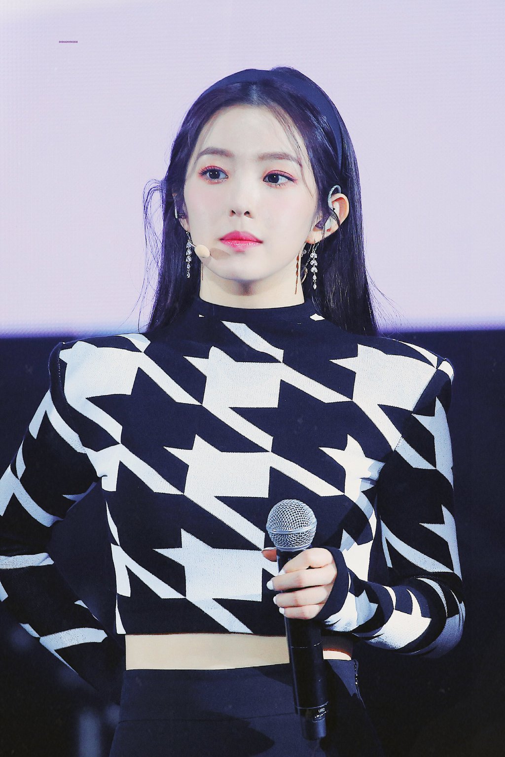 검정 머리띠한 아이린.jpgif | 인스티즈