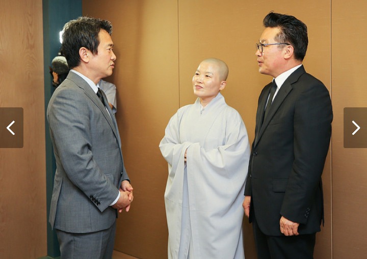 위안부 피해자에 대한 일본의 사과를 계속 촉구했던 남경필 | 인스티즈