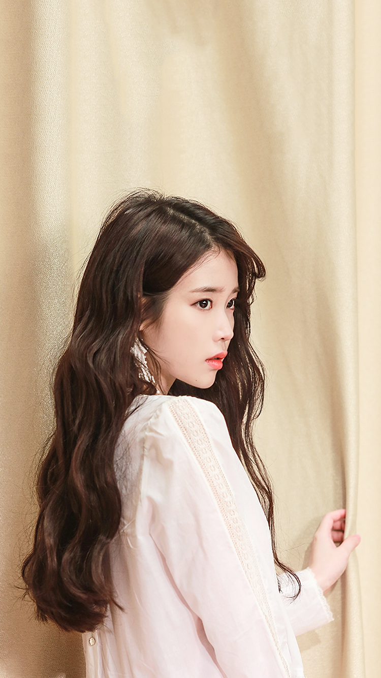 2018 아이유 달력 비하인드 폰 배경화면 & 잠금화면. png | 인스티즈
