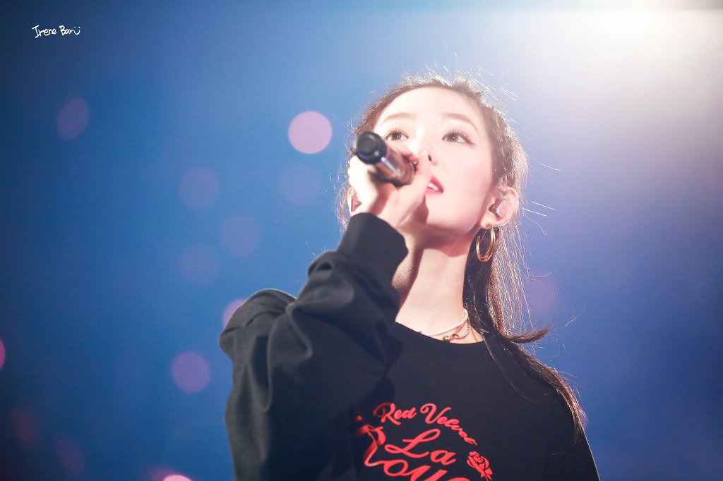 콘서트에서 머리묶은 아이린.jpg | 인스티즈