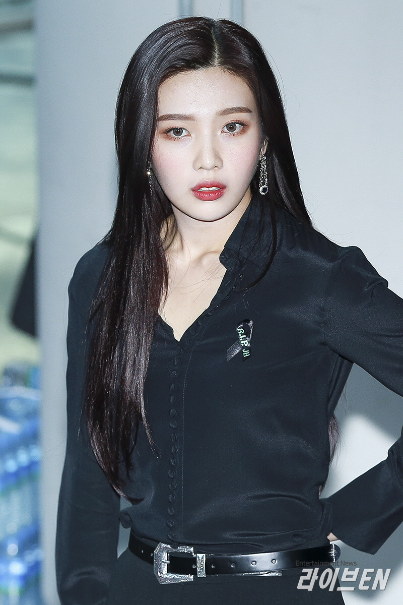 분위기 넘치는 가요대전 레드벨벳 조이.jpgif | 인스티즈