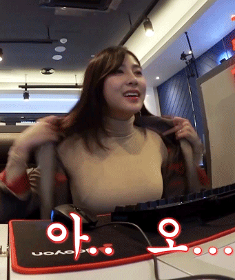 게임에 져서 화가난 오하영.GIF | 인스티즈