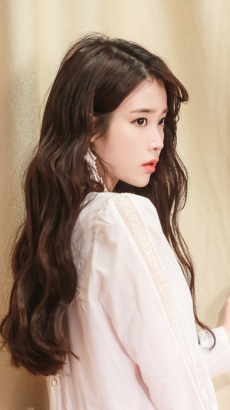 2018 아이유 달력 비하인드 폰 배경화면 & 잠금화면. png | 인스티즈