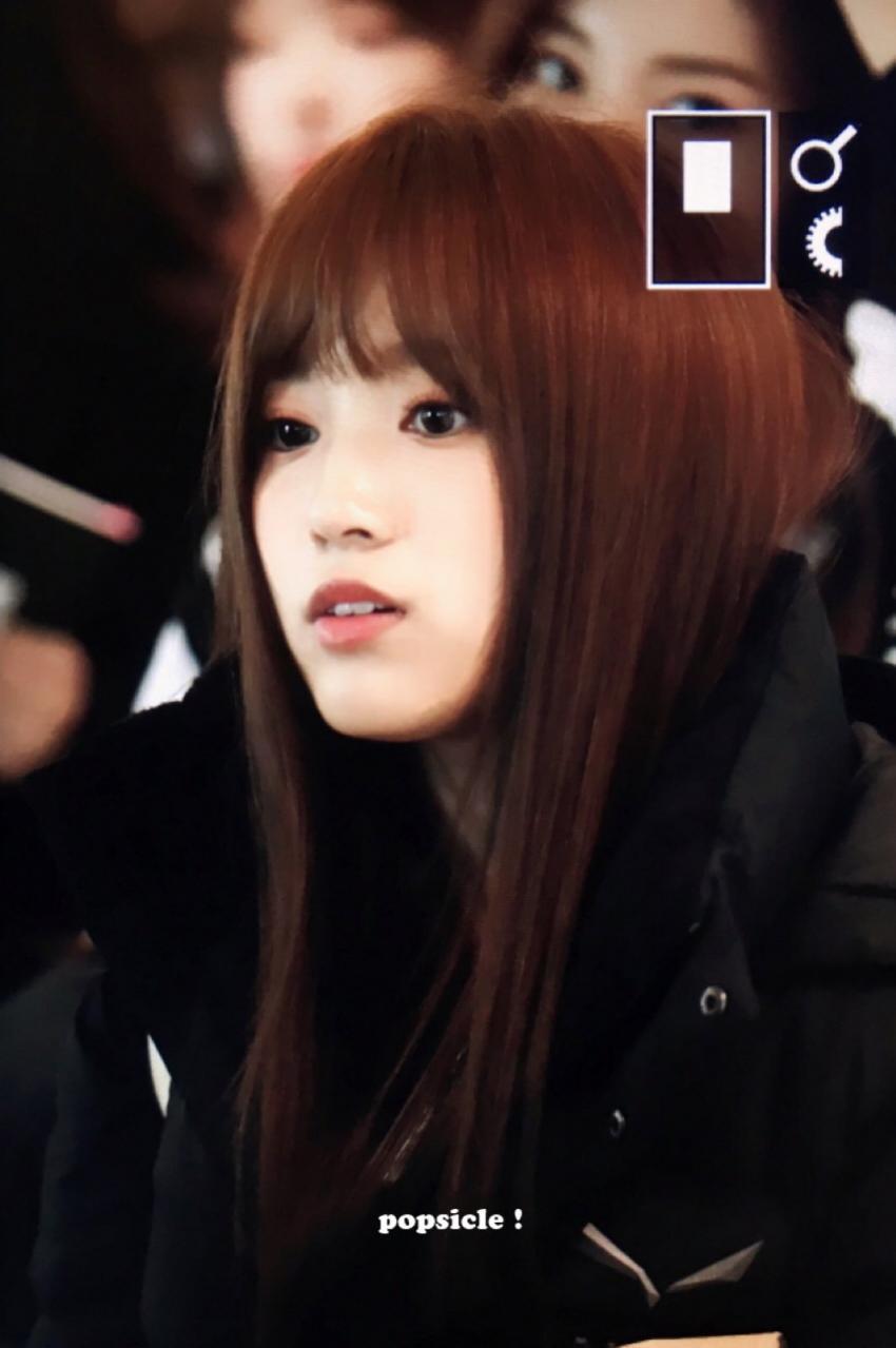 오늘자 제주도 출국 얼굴만은 최고인 나코.jpg | 인스티즈