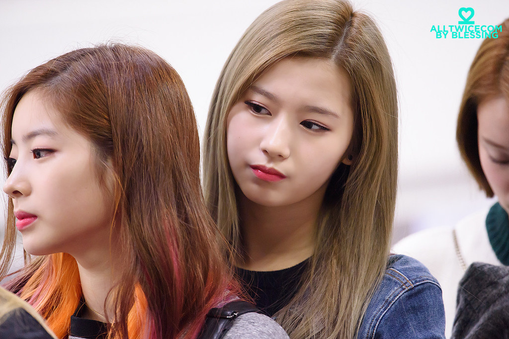 우아하게 시절 트와이스 사나.jpgif | 인스티즈