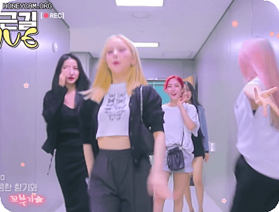 과격하게 퇴근하는 여자친구.gif | 인스티즈